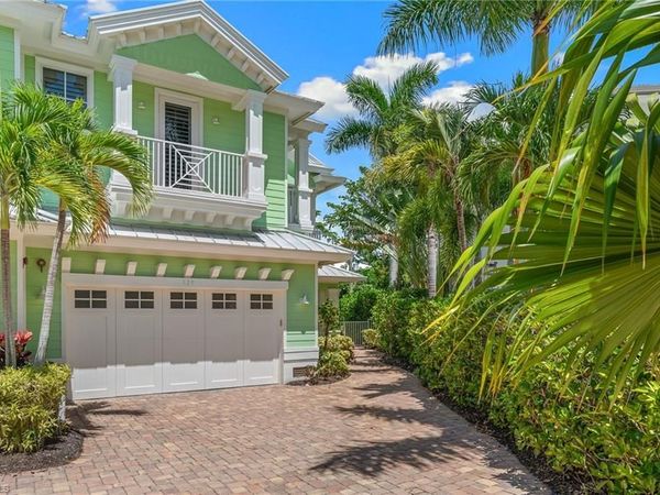 529 Fairway TER , NAPLES, FL 34103