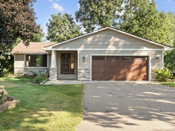 18208 Valley View Road , Eden Prairie, MN 55346