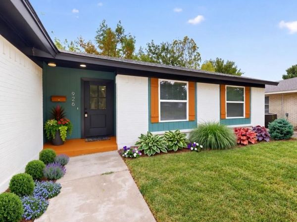 926 SE 3rd Street , Grand Prairie, TX 75051