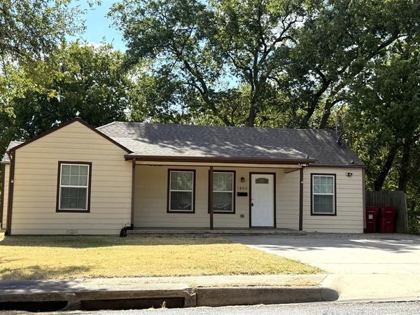 1802 N Woods Street, Sherman, TX 75092