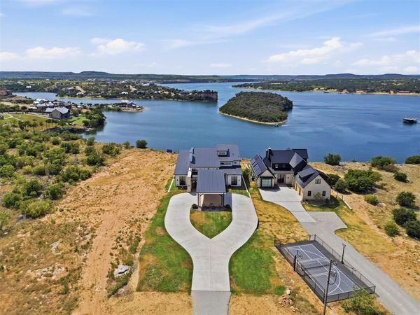 961 E Hells Gate Drive, Graford, TX 76449