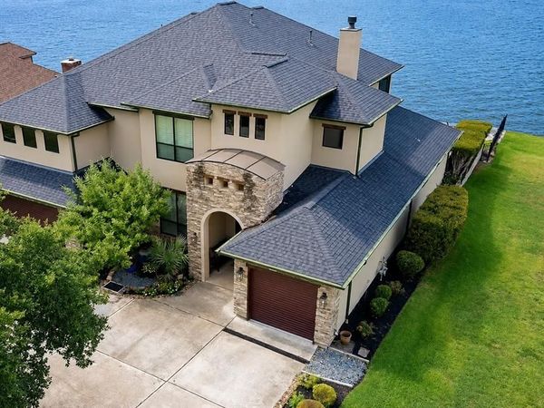 182 April Waters Drive N, Montgomery, TX 77356