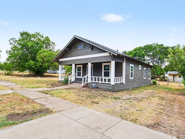 108 E Tyler Street , Ennis, TX 75119