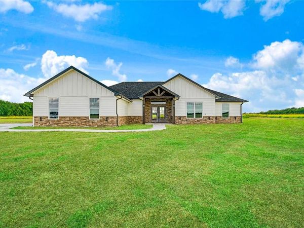 451 County Road 26850, Petty, TX 75470