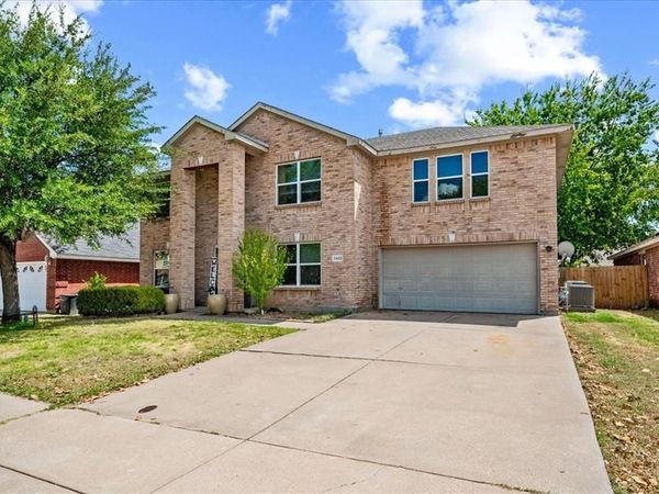 2423 Ranchview Drive, Grand Prairie, TX 75052