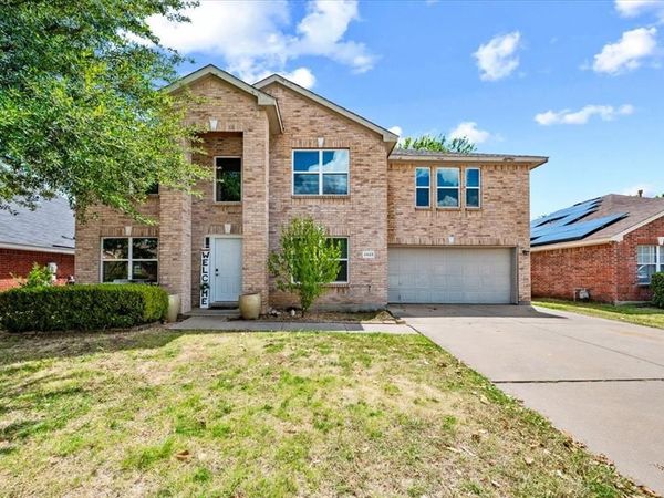 2423 Ranchview Drive, Grand Prairie, TX 75052