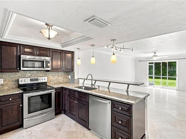 136 Cypress WAY E, Unit 4, NAPLES, FL 34110