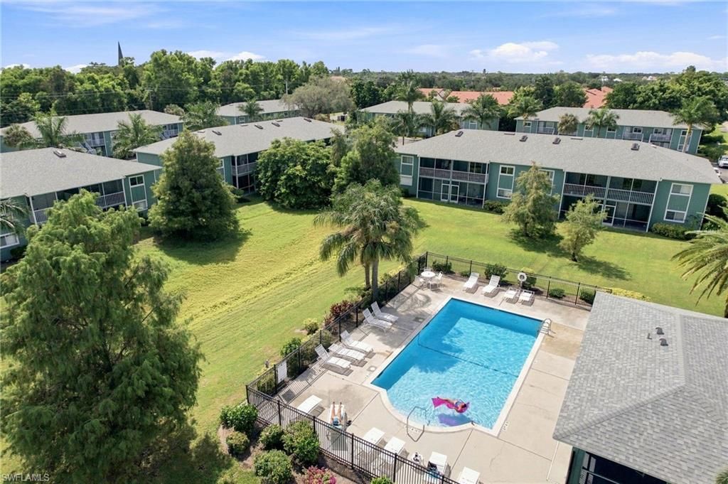 136 Cypress Way E, Unit 4, Naples, FL 34110 Photo