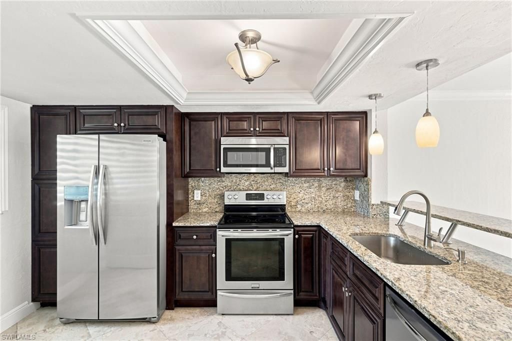 136 Cypress Way E, Unit 4, Naples, FL 34110 Photo