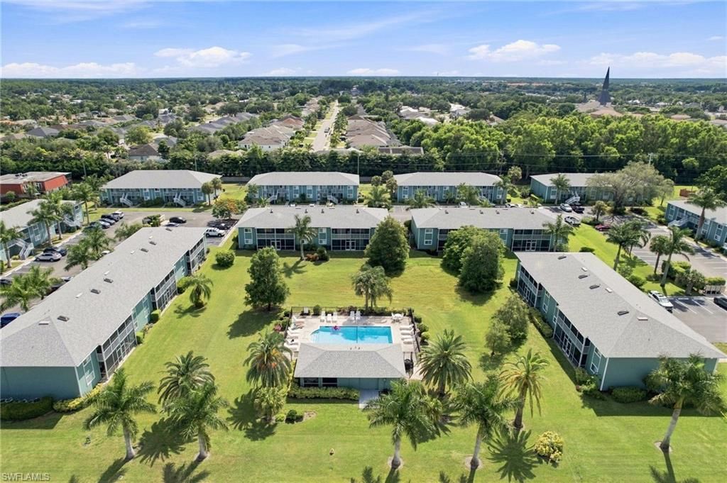 136 Cypress Way E, Unit 4, Naples, FL 34110 Photo