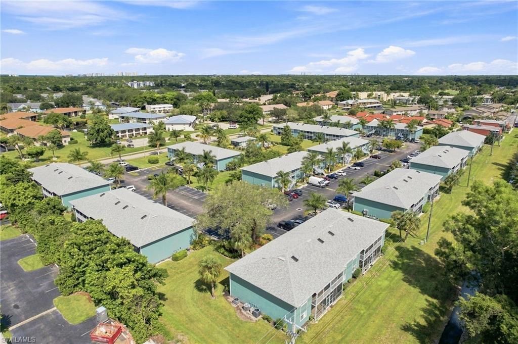 136 Cypress Way E, Unit 4, Naples, FL 34110 Photo