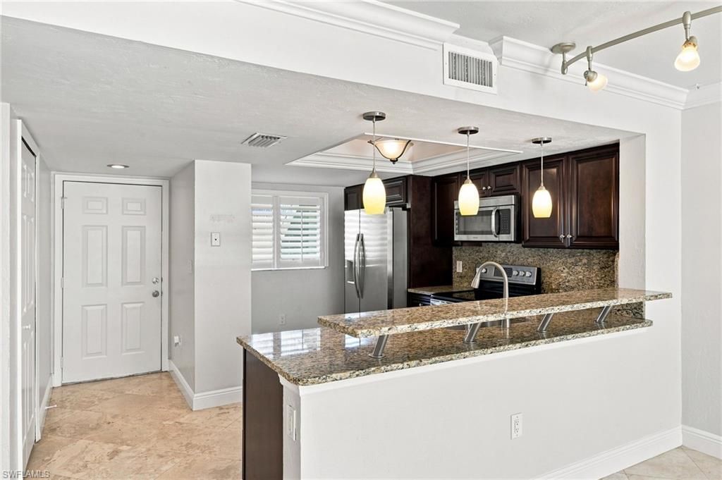 136 Cypress Way E, Unit 4, Naples, FL 34110 Photo