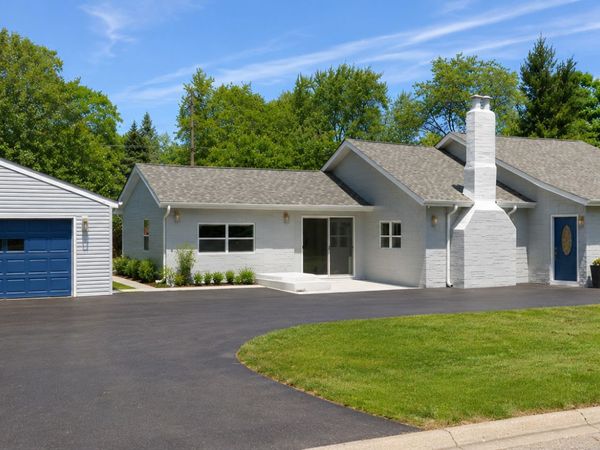 1934 Bethesda Boulevard , Zion, IL 60099