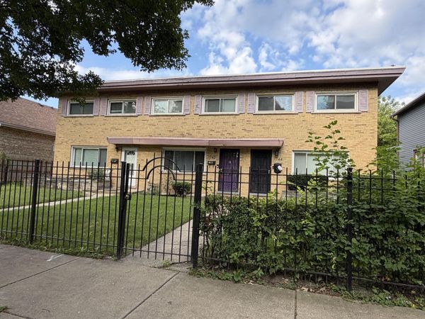 1742 Brown Avenue , Evanston, IL 60201