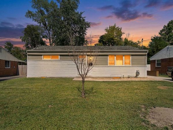 26 Cherrington Road, Westerville, OH 43081