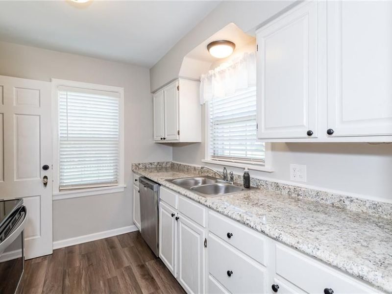 1014 Gainsborough Road, Dayton, OH 45419 Photo 13