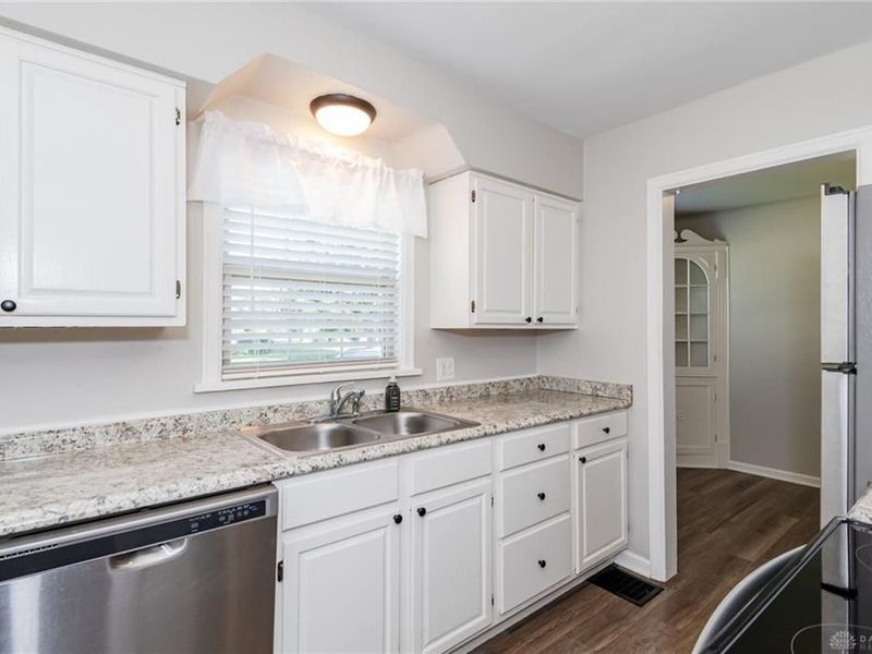 1014 Gainsborough Road, Dayton, OH 45419 Photo 15