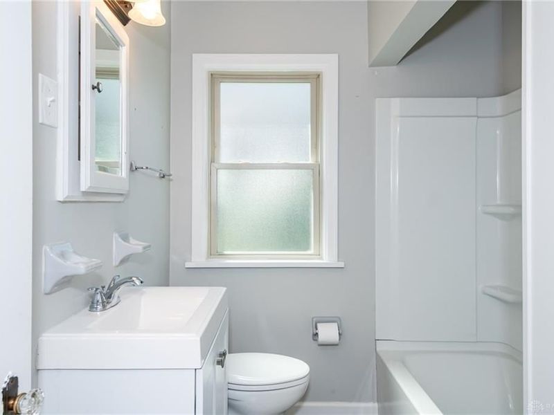 1014 Gainsborough Road, Dayton, OH 45419 Photo 17