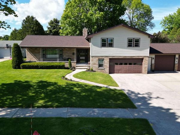 715 LINCOLN STREET, Kewaunee, WI 54216