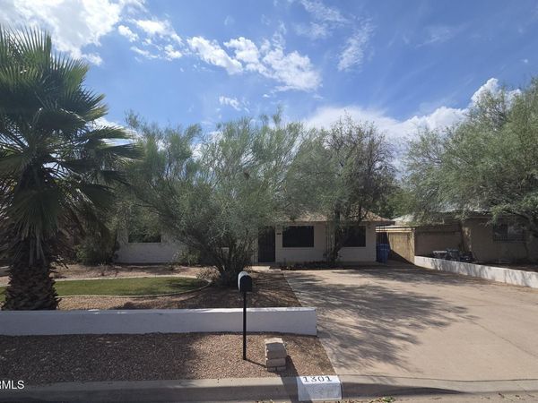 1301 E SAHUARO Drive, Phoenix, AZ 85020