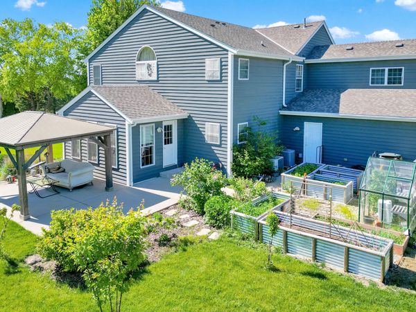 S25W29201 Cambrian Rdg, Genesee, WI 53188