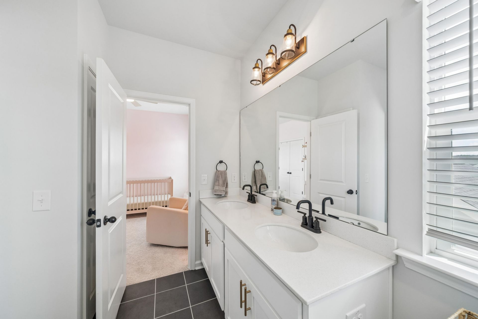 305 Eclipse Street Photo 30