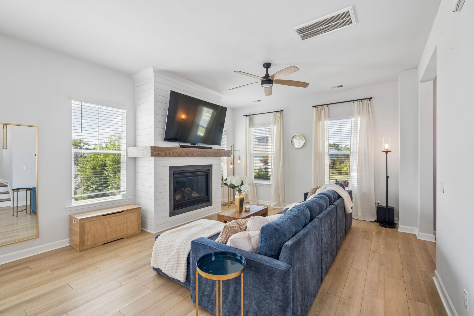 305 Eclipse Street Photo 6