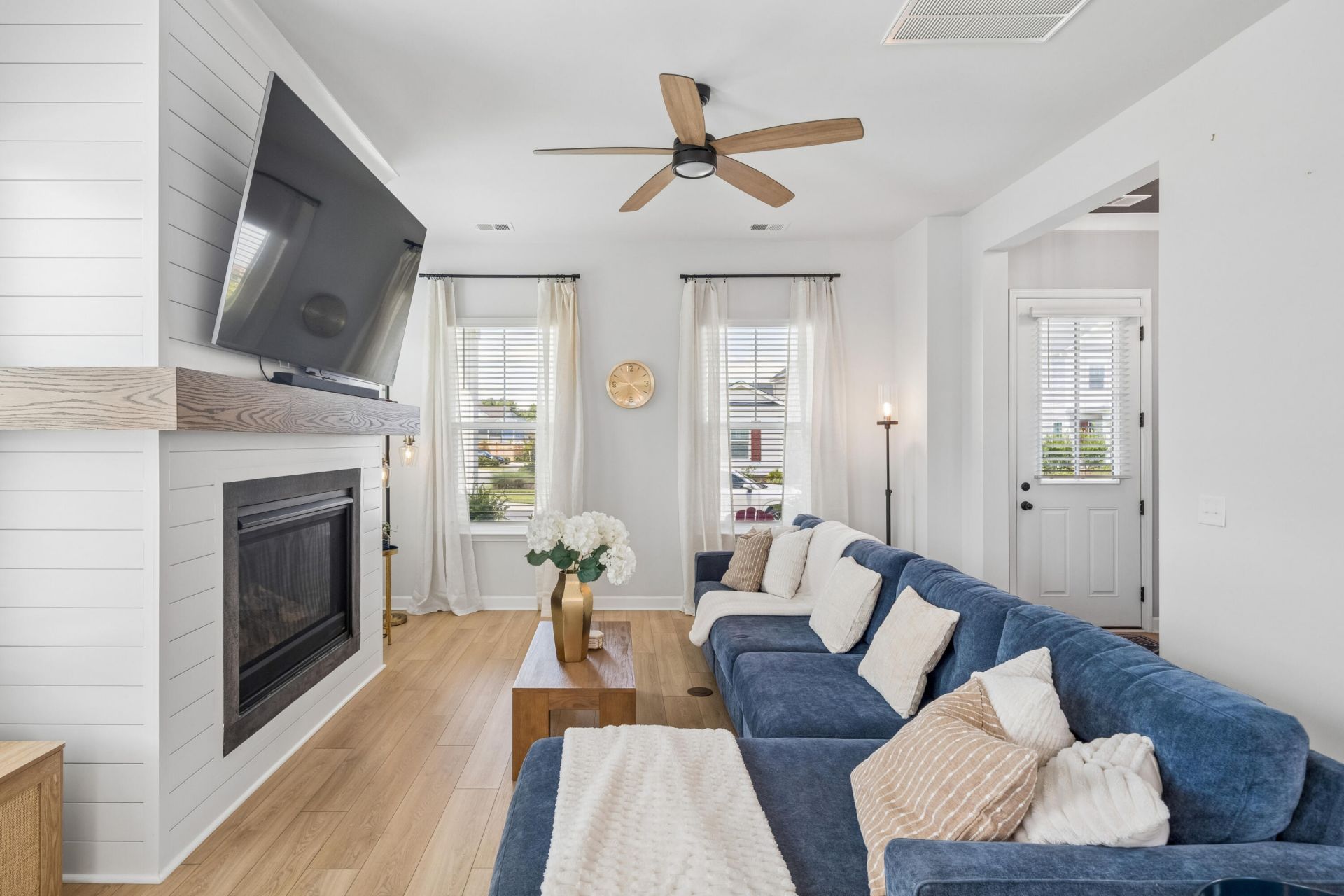 305 Eclipse Street Photo 8