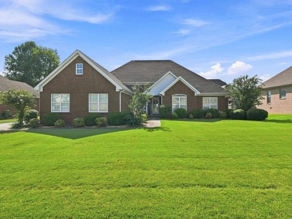 108 Wheaton Ct, Florence, AL 35633