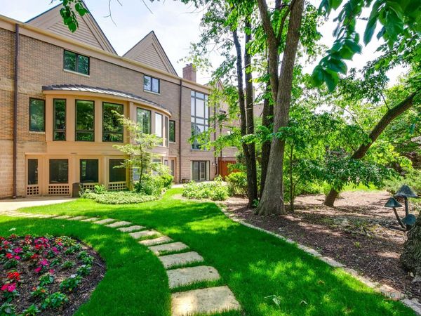 1302 Hawthorne Lane , Unit 1302, Hinsdale, IL 60521