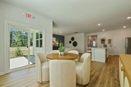 1075 Laurel Oaks Drive photo 4