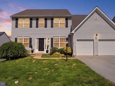 215 AZALEA DRIVE, WINDSOR, PA 17366