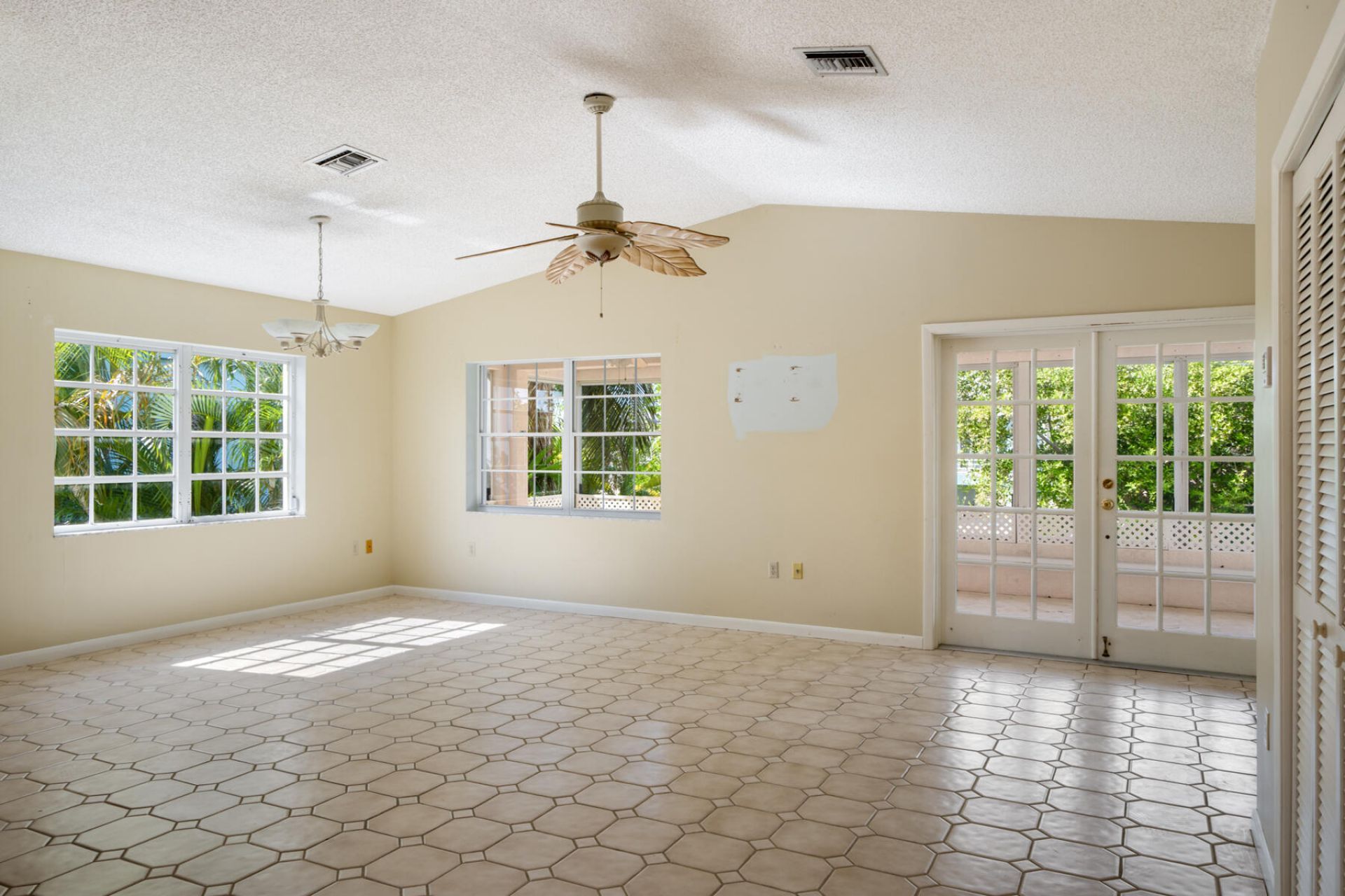 105 Santa Barbara, Marathon, FL 33050 Photo