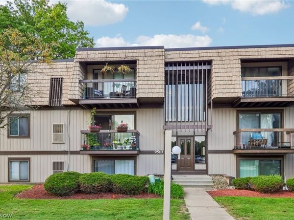 9510 Cove Drive , Unit C10, North Royalton, OH 44133