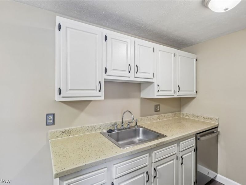 9510 Cove Drive, Unit C10, North Royalton, OH 44133 Photo 14