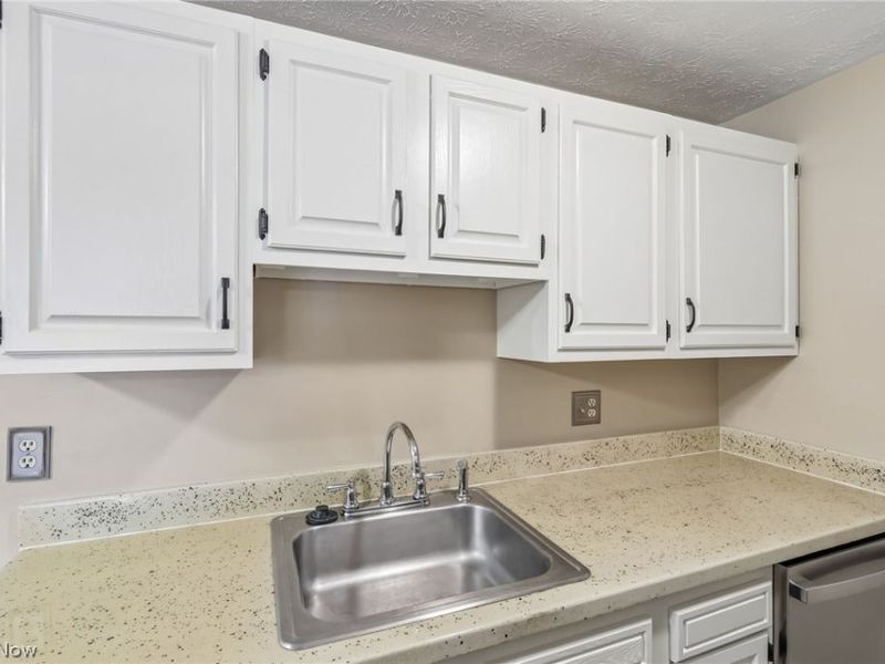9510 Cove Drive, Unit C10, North Royalton, OH 44133 Photo 16