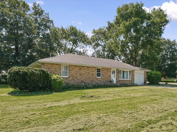 103 W Lincoln Street , Fisher, IL 61843