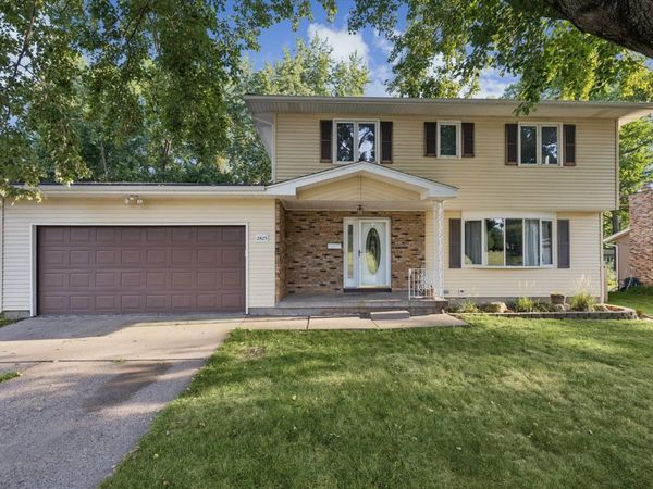 2423 E 32nd Street , Davenport, IA 52807