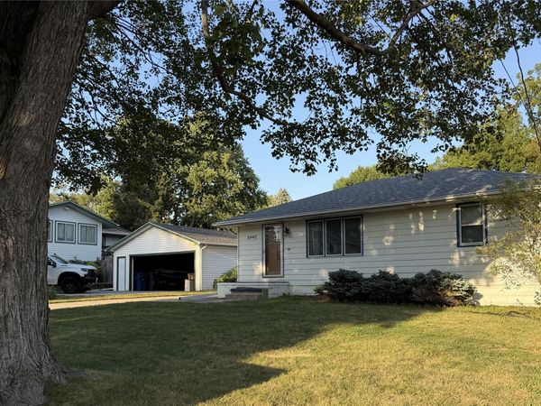 3941 E 26th Street, Des Moines, IA 50317