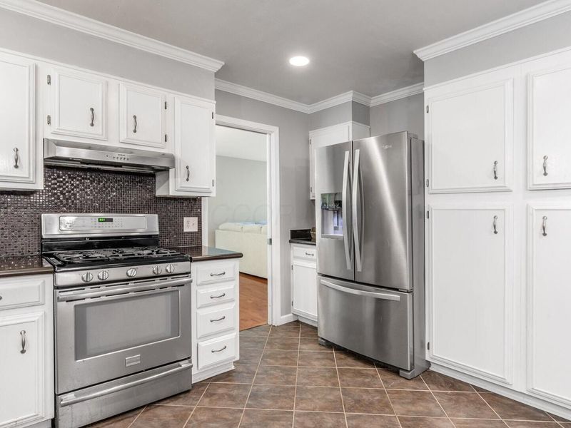 10525 Twin Oaks Drive, Cambridge, OH 43725 Photo 12