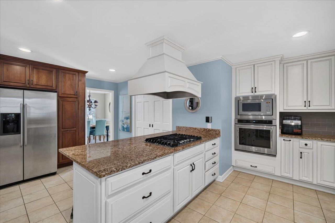 127 Dickinson Street Photo 27