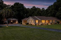 127 Dickinson Street photo 4