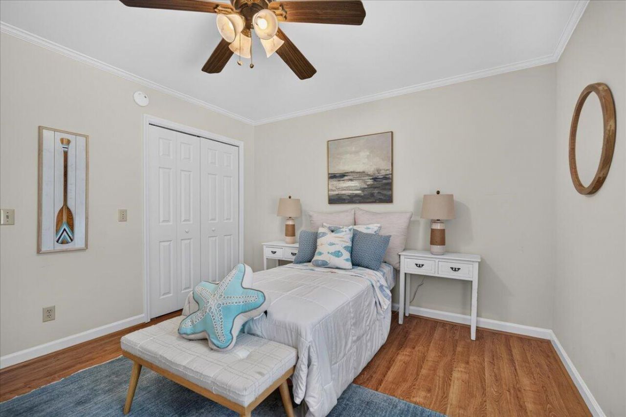 127 Dickinson Street Photo 43