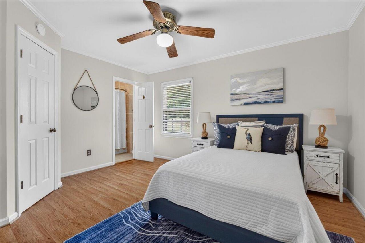 127 Dickinson Street Photo 44