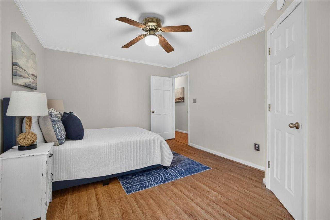 127 Dickinson Street Photo 45