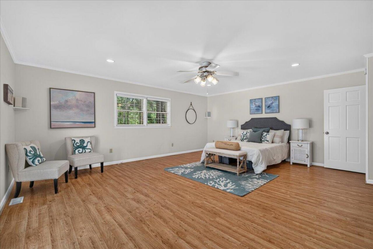 127 Dickinson Street Photo 49