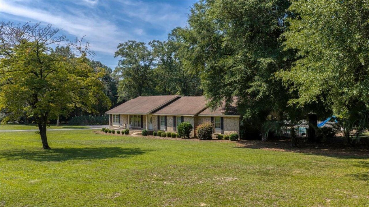 127 Dickinson Street Photo 5