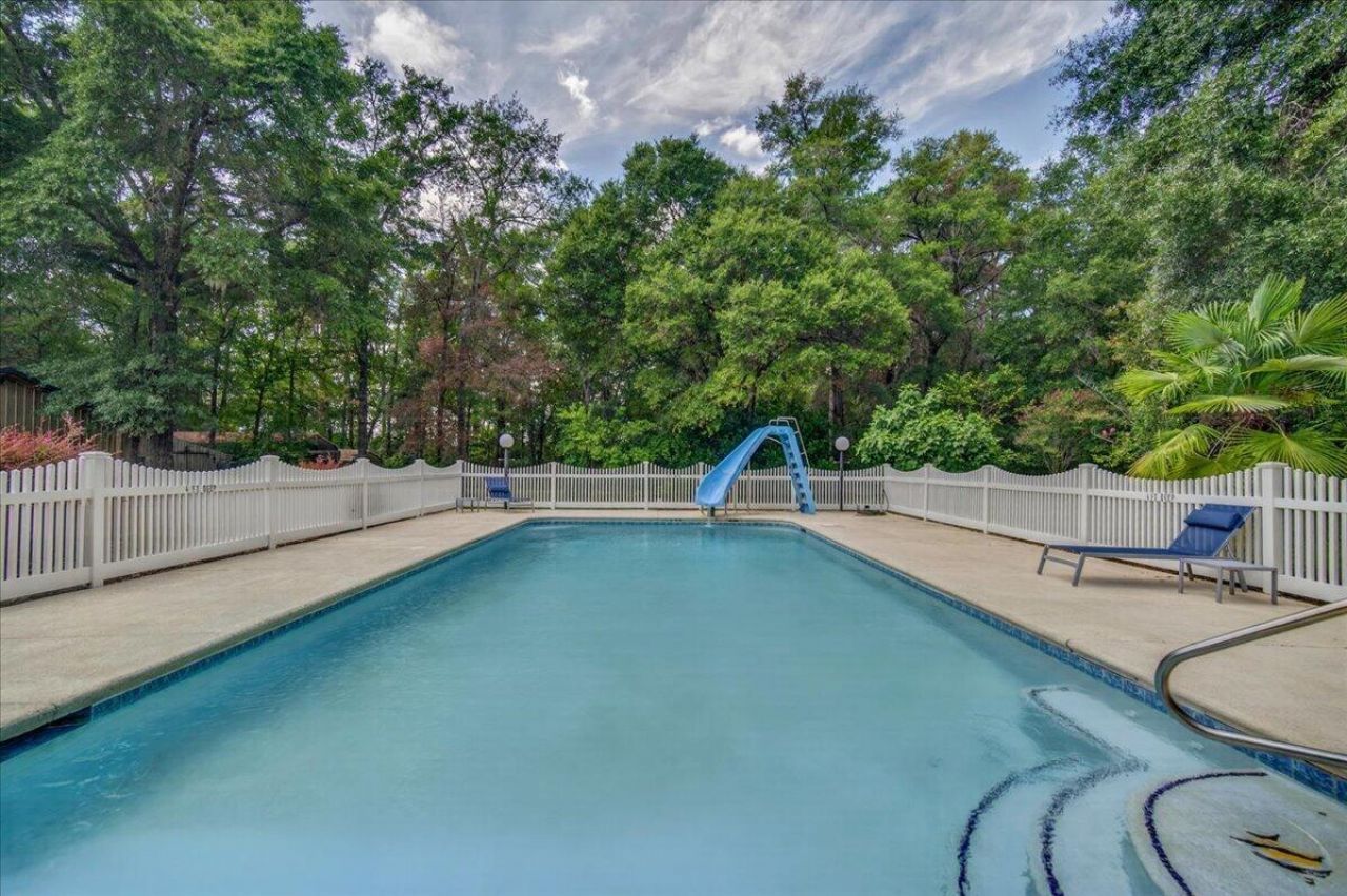 127 Dickinson Street Photo 64