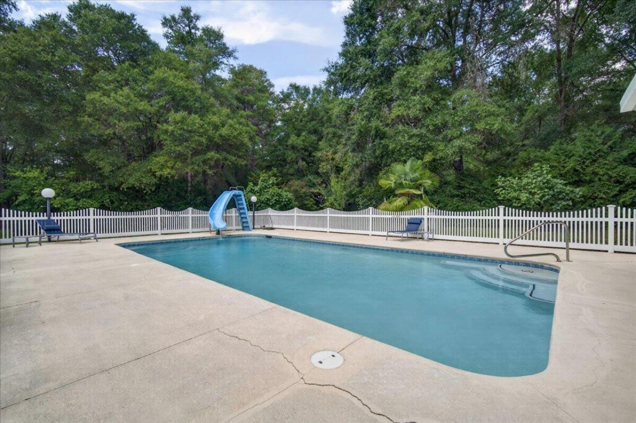 127 Dickinson Street Photo 65