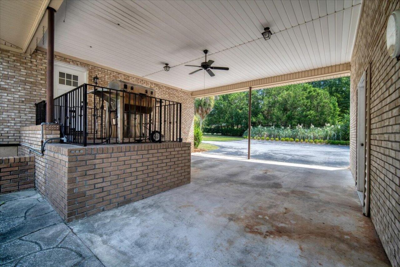 127 Dickinson Street Photo 75